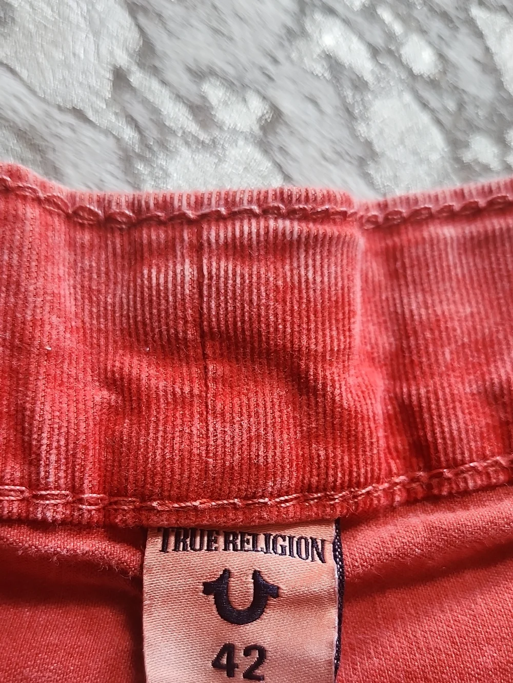 True Religion Ricky Jhorts Red Pinwale Corduroy Shorts Raw Hem Button Flap Sz42